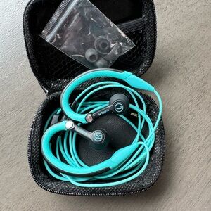 Mucro Wired Sport Earphones.  EUC